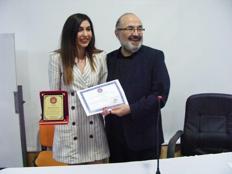 Psikolog Aysun Koç'un mesleki ödül ve sertifika töreninden bir kare